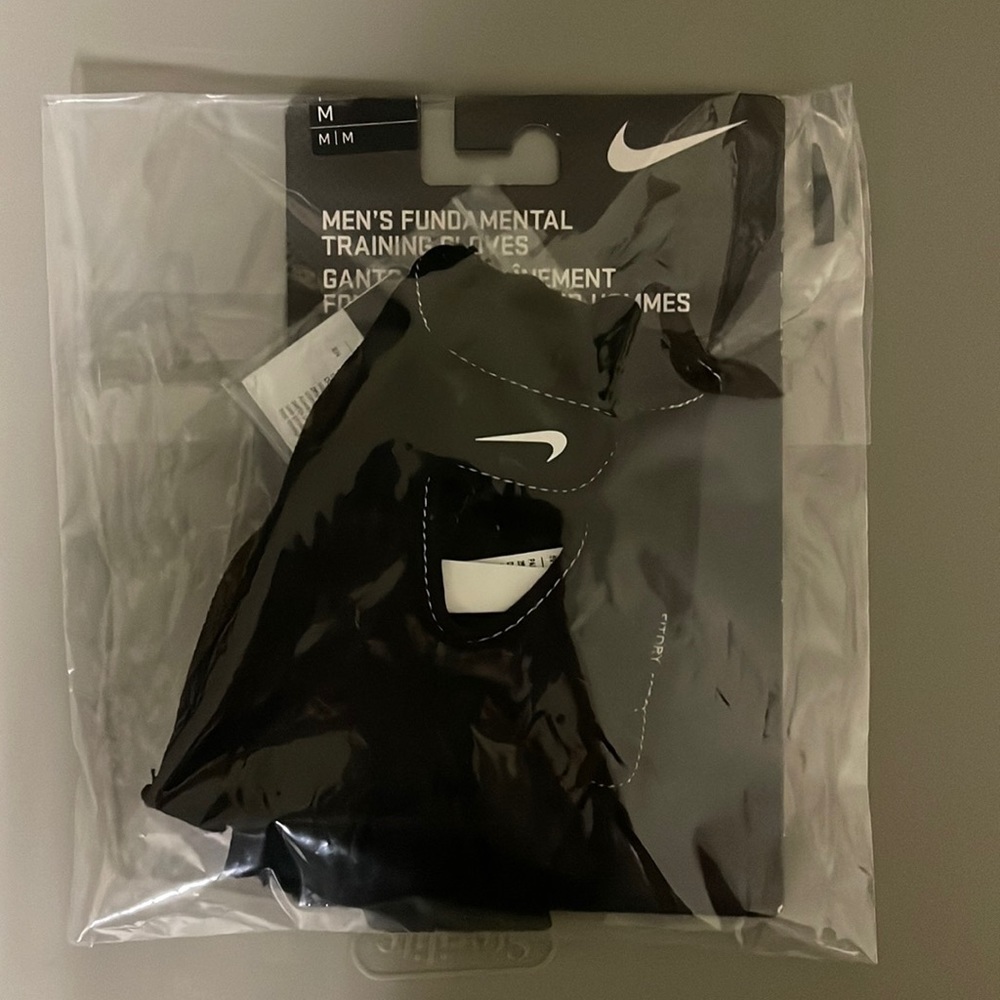 Nike Mens Fundamental Training Gloves Black Medium
